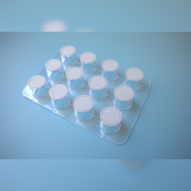 Multi-well-strainer (single packed, sterile), 1 plate. 12-wells strainer plate